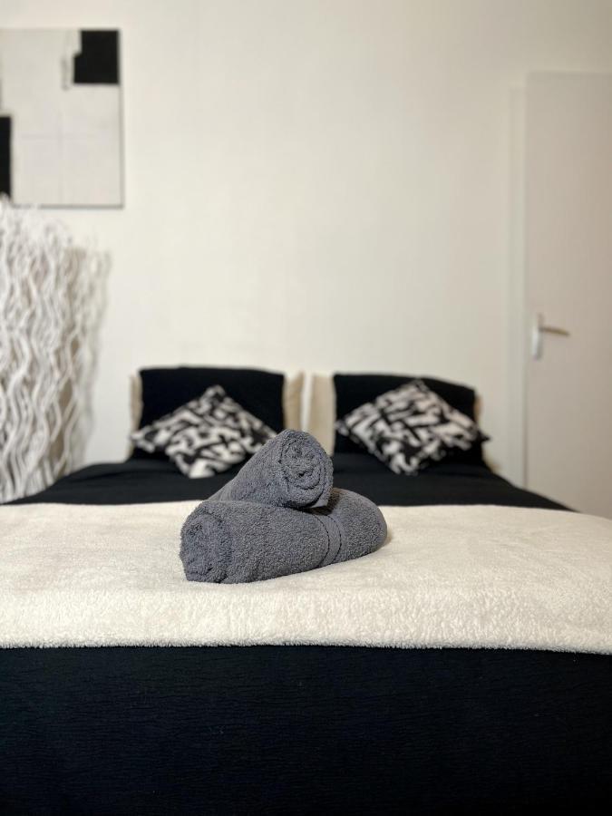 "Moonlight" Gare A 10Min De Paris, Wifi, Terrasse , Parking Appartement Argenteuil Buitenkant foto